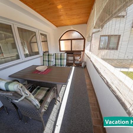 Vacation Home Alan Kulen Vakuf Exterior photo