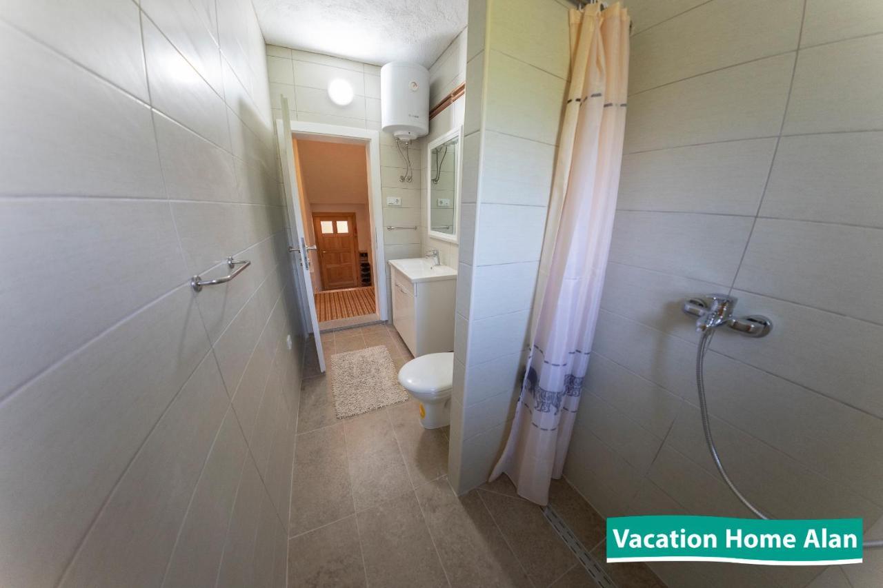 Vacation Home Alan Kulen Vakuf Exterior photo